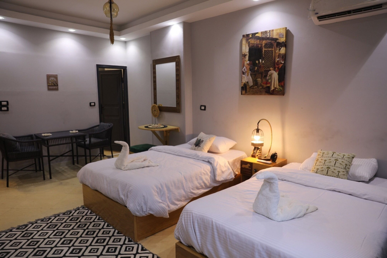 Bedroom 2, King tout hotel, Kirdasah