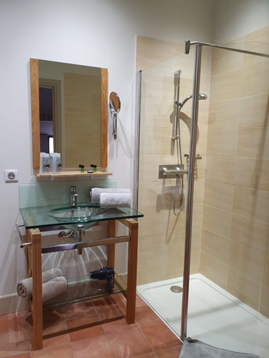 Bathroom 3, La petite hostellerie, Gard