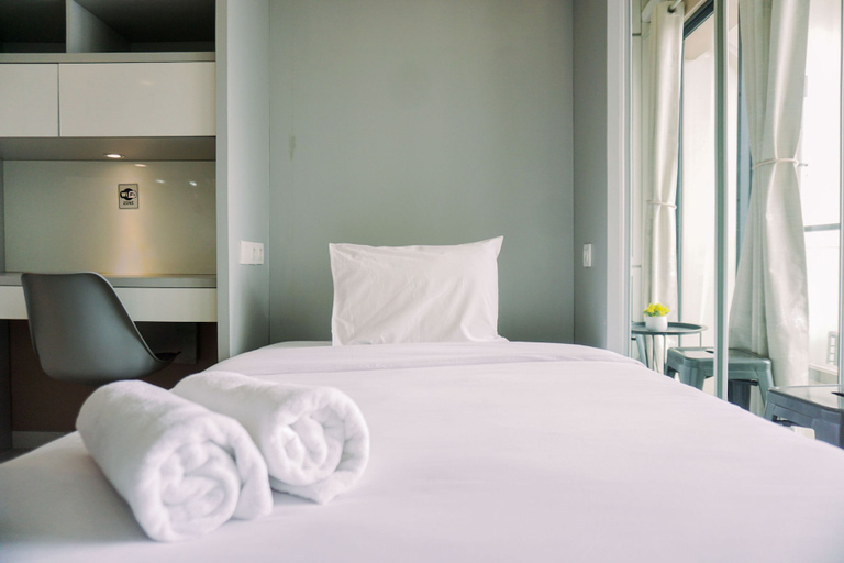 Bedroom 2, Best Deal And Strategic Studio Sky House Bsd Apartment, South Tangerang