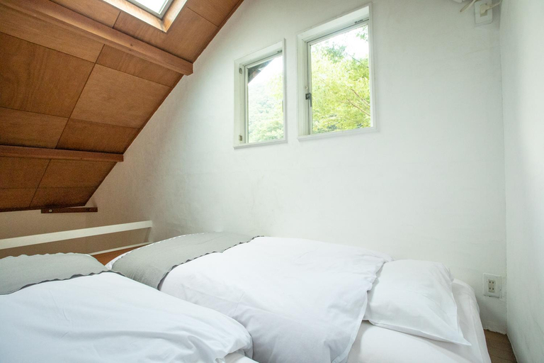 Bedroom 2, LOOF TINY HOUSE CAMP, Fuefuki