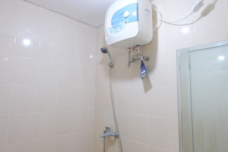Bathroom 2, Strategic And Comfortable 1Br Apartment At Parahyangan Residence, Bandung