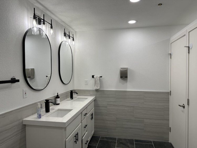 Bathroom, THE PLACE, Clark