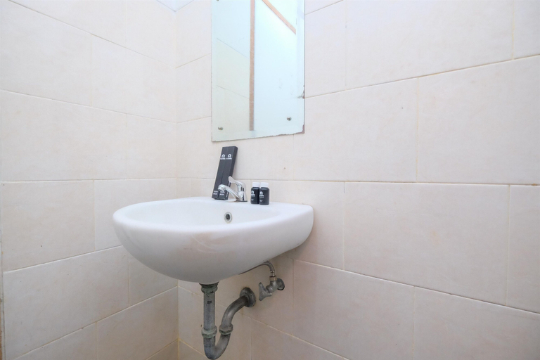 Bathroom 4, Best Strategic Studio At Margonda Residence 1 Apartment, Depok