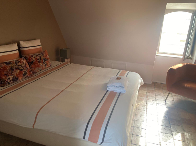 Others 4, Chambre Capucine, Sarthe