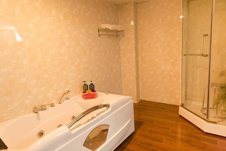 Bathroom 5, Vinh Plaza Hotel, Vinh