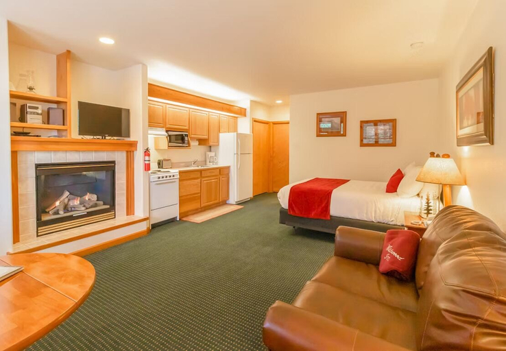 Others 5, Wildwood Inn, Larimer