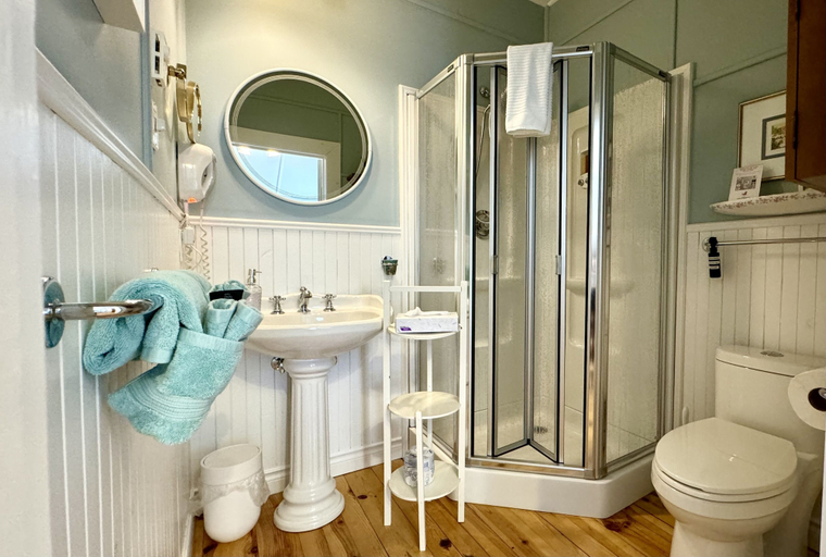 Bathroom 4, Chez Maleterre, Charlevoix-Est