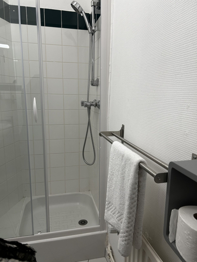 Bathroom 5, Hôtel - La Cuisine des Lulus, Yvelines