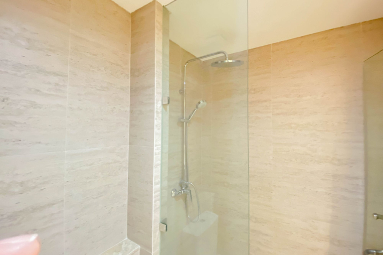Bathroom 3, Well Furnished And Comfortable 2Br Apartment Gold Coast, North Jakarta
