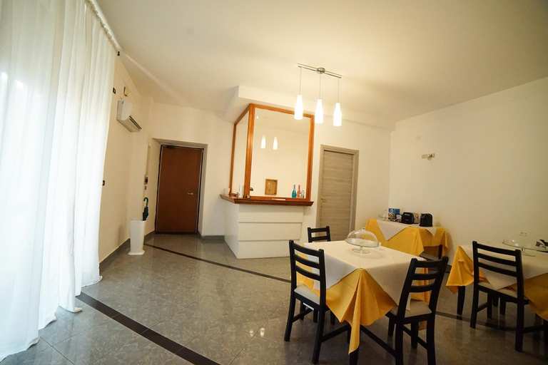 Others 2, Central Home B&B, Cosenza