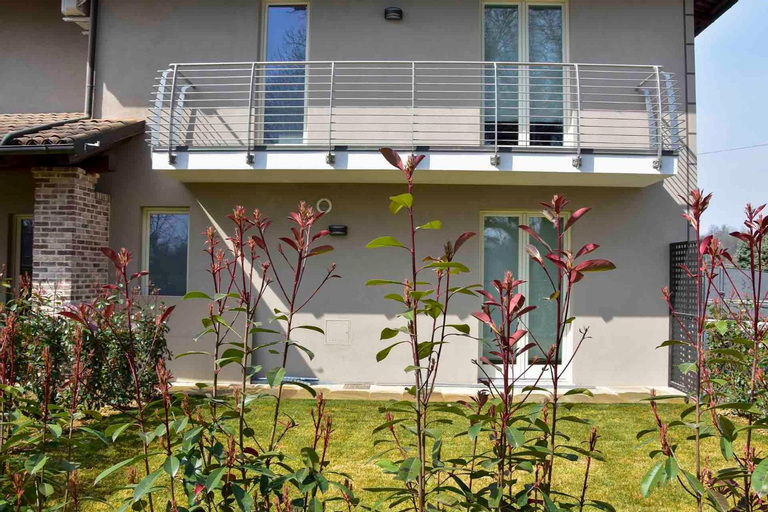 Exterior 2