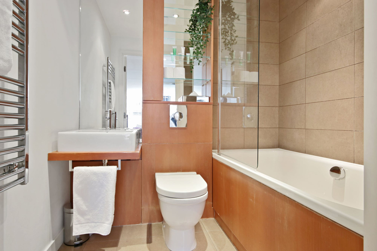 Bathroom 3, Cubo Apartments Farringdon, London