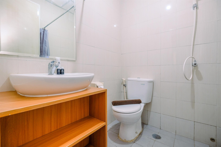 Bathroom 3, Best And Stylish 2Br At Signature Park Grande Apartment, Jakarta Timur
