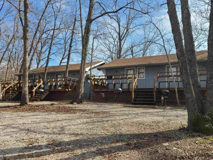 Exterior & Views 2, Hickory Hollow Resort, Henry