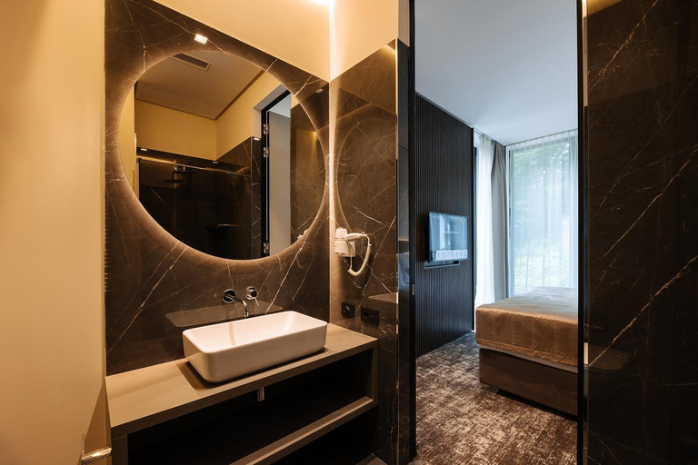Bathroom 5, Верховина Резорт - Verkhovyna Resort Medical & Wellness, Uzhhorods'kyi