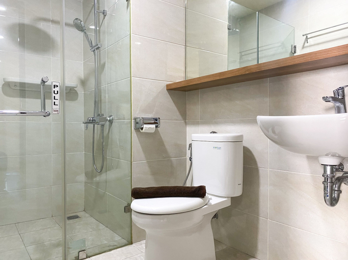 Bathroom 4, Good And Homey 1Br Apartment At Mustika Golf Residence, Cikarang