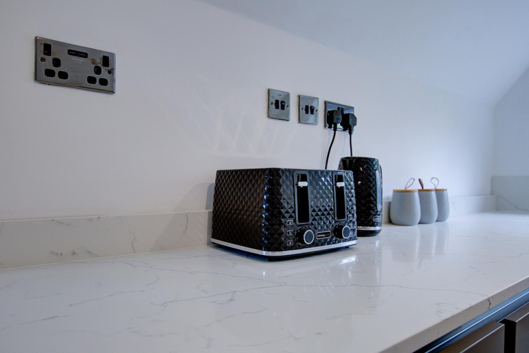 Others 5, Luxury 3 Bedroom Apartment Close to Beach, Bournemouth & Meyrick Park, Bournemouth
