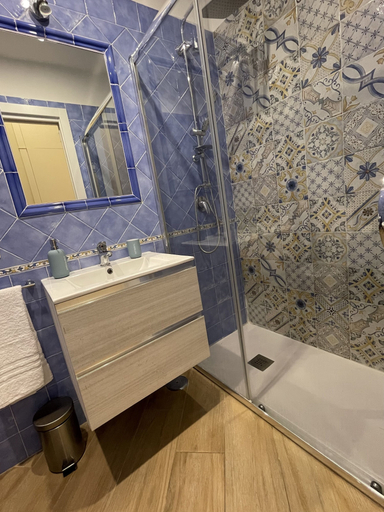 Bathroom 5, Mille Colori, Napoli