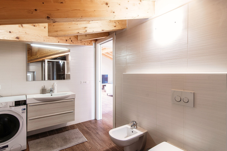 Room 2, Serendipity, Como