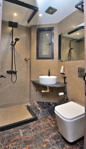Bathroom 3, HOTEL UPTOWN - Luxury Restaurant & Rooftop Near Connaught Place, Delhi