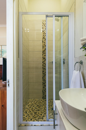 Others 5, 5 Bedroom 5 Bathroom Sea Point Villa with Secure Parking, City of Cape Town