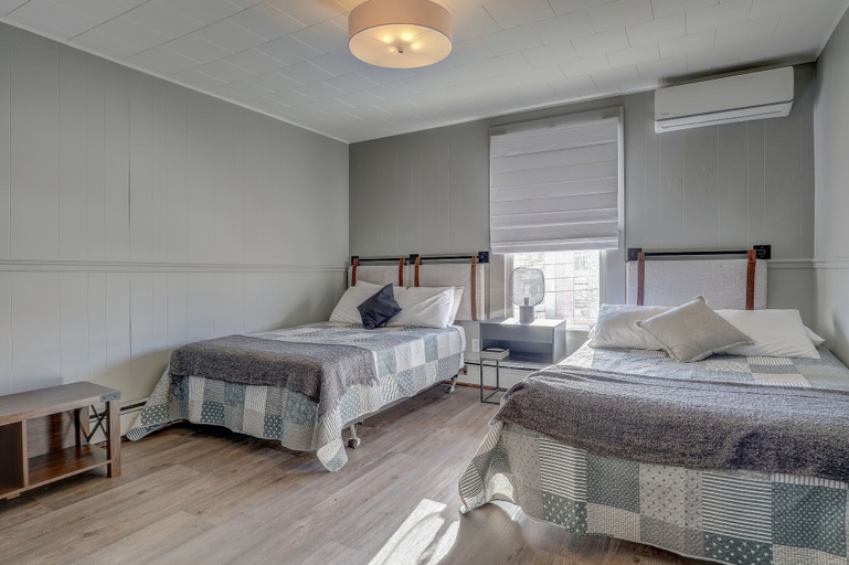 Bedroom 5, Auberge des Cantons, Memphrémagog