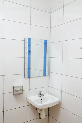 Bathroom 2, Eziana Palm Hotels, Kibanda