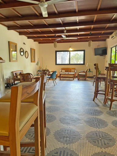 Food & Drinks 5, Umoja Guest House, Kadiogo