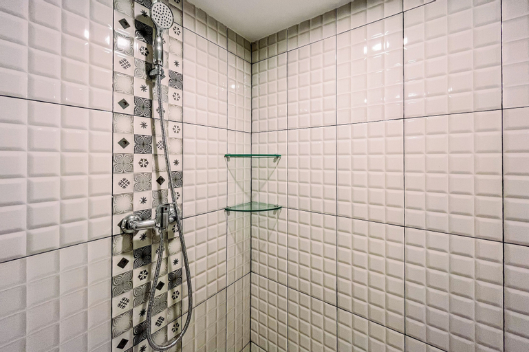 Bathroom 9