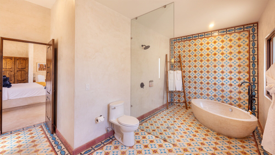 Bathroom 3, Villa Santa Cruz, La Paz