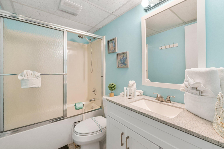 Bathroom 4, Sugar Beach C36, Bay