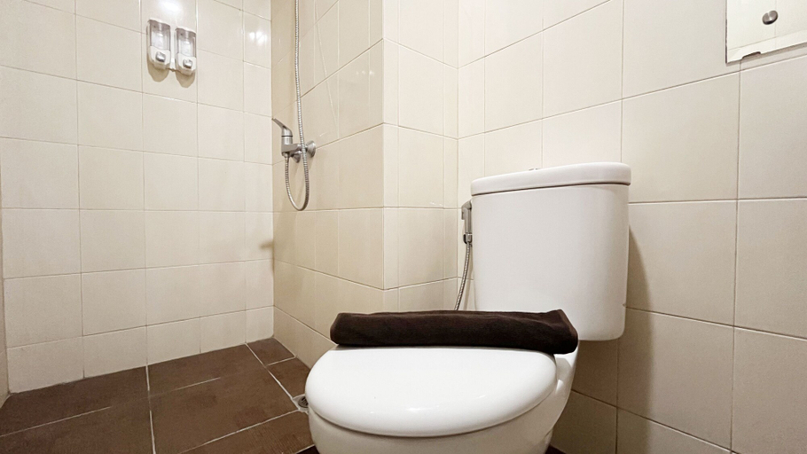 Bathroom 4, Best Price 2Br Apartment Vida View Makassar, Makassar