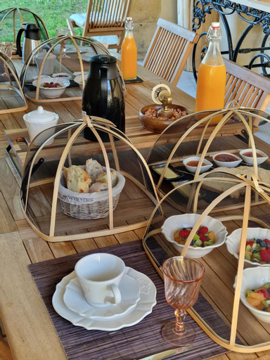 Food & Drinks 4, Chambres d'hôtes Au Bord De Loire, Nièvre