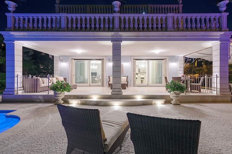 Exterior & Views, Luxury Lakefront Catullo with pool, Brescia