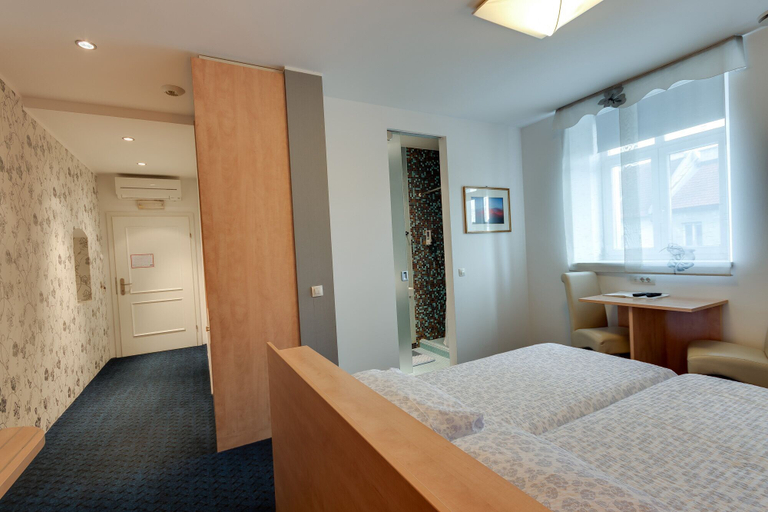 Bedroom 2, Martastudio rooms, Ljubljana