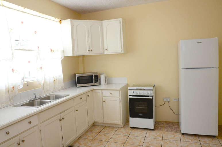 Others 5, Bascombe Apartments