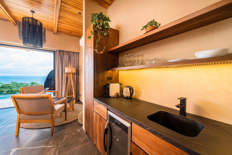 Others 3, LALOON Luxury Suites, Puntarenas