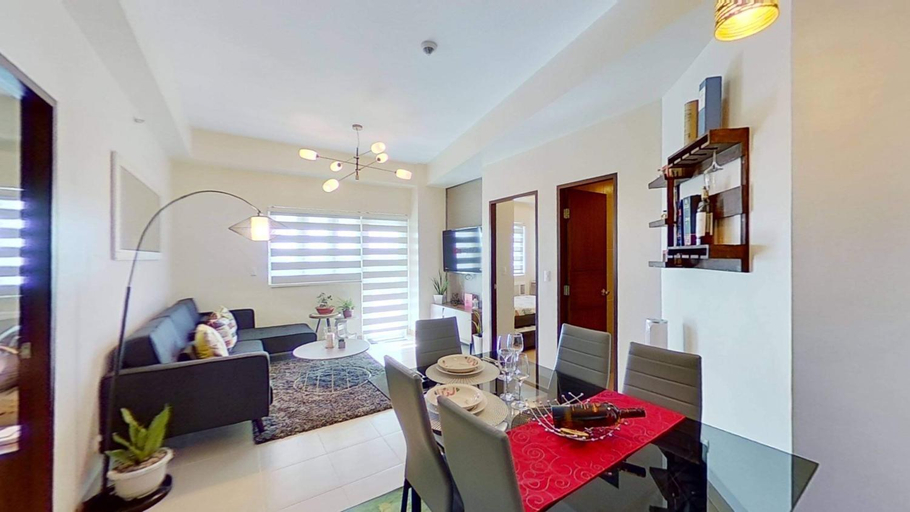 Others 3, 2 BR Corner Executive Suite at Lafayette Park Square Megaworld Blvd Unit 5H, Iloilo City