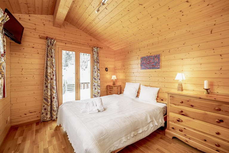 Bedroom 3, Chalet Nuage Family Friendly Mountain Getaway, Martigny