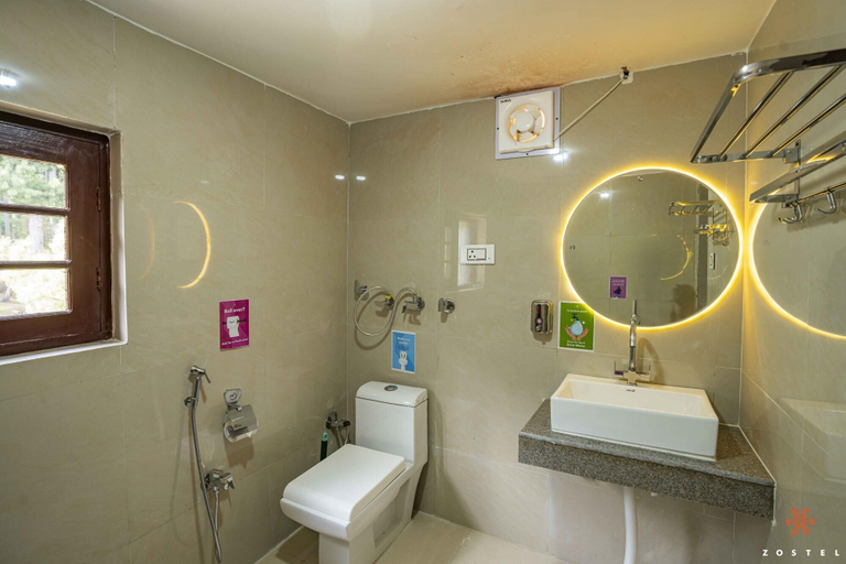Bathroom 5, Zostel Pahalgam, Anantnag