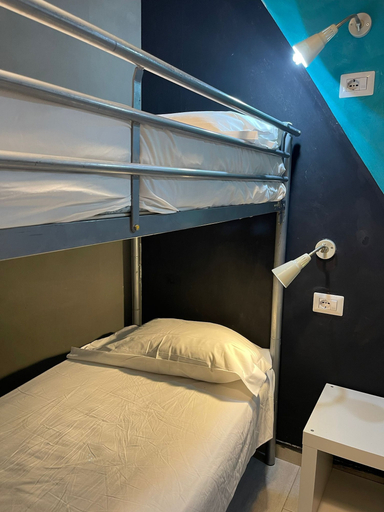 Bedroom 4, Lion Guesthouse, Milano