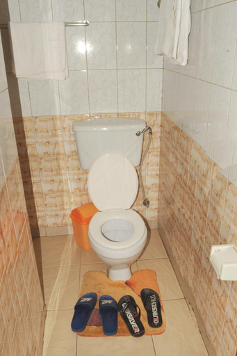 Bathroom 4, Scroll Inn Hotel, Kampala