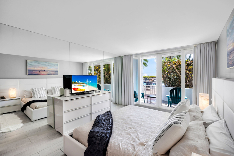 Others 1, Biscayne Bay Poolside Oasis, Miami-Dade