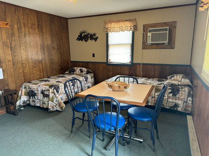 Others 4, Hickory Hollow Resort, Henry
