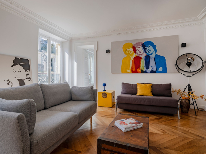 Others 5, Paris Haussmann Elegant Residence, Paris
