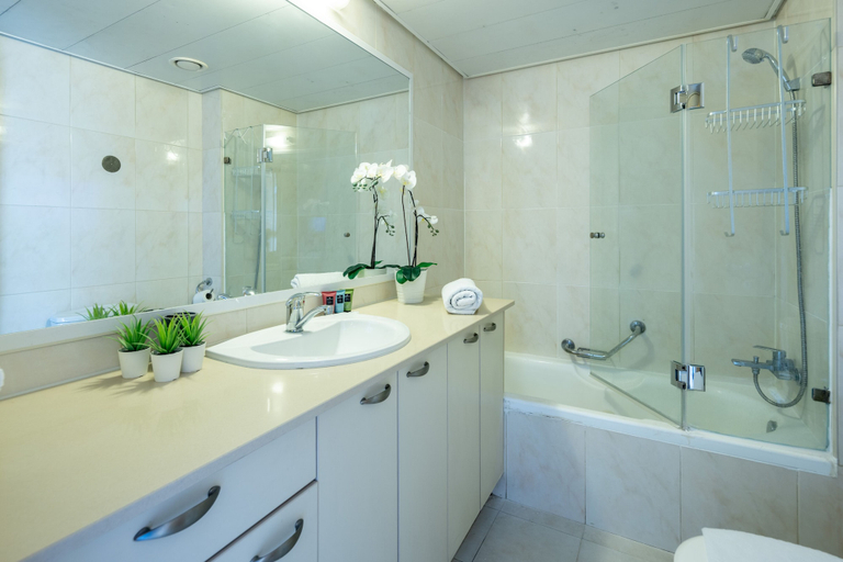Bathroom 3, Marina Sea-front Retreat by Sea N' Rent