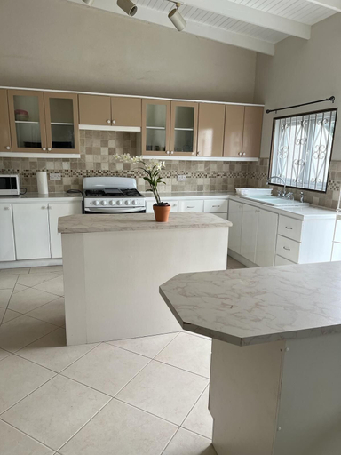 Others 5, Reduit Luxurious Home