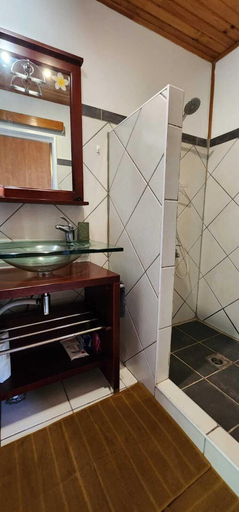 Bathroom 5, Bungalow TIpanier