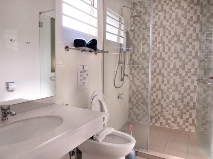 Bathroom 4, Sipadan Inn Service Apartments Semporna, Semporna