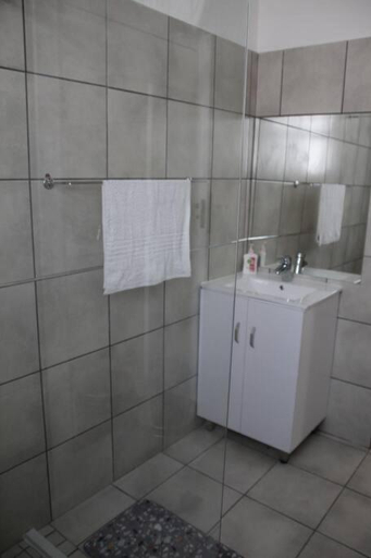 Others 4, Houghton House Suites, City of Johannesburg